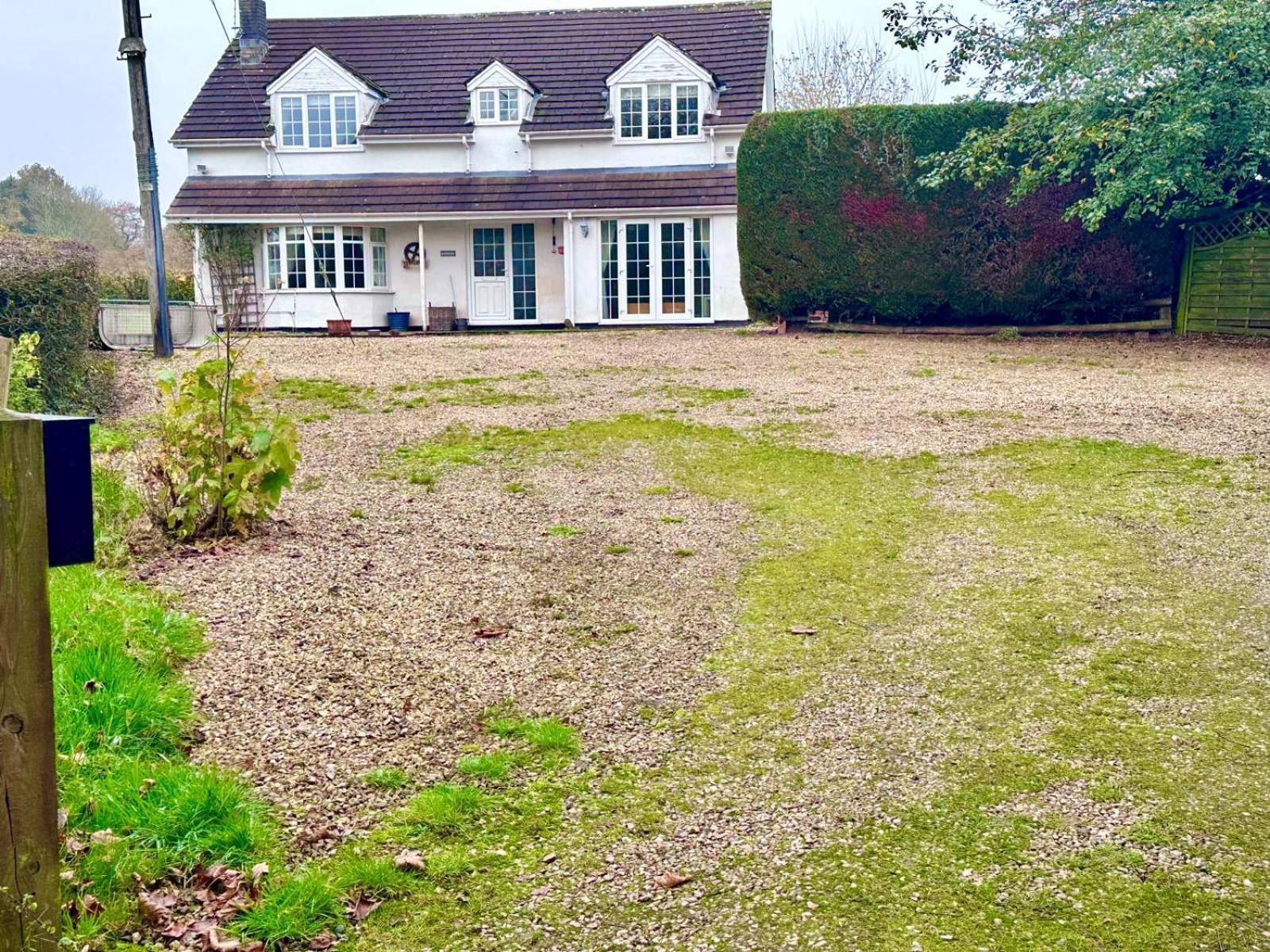 A Rural 4 Bed Detached Home Bryngwyn 外观 照片